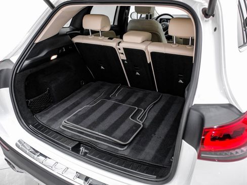 Used 2021 Mercedes-Benz GLA 250 4MATIC image 46