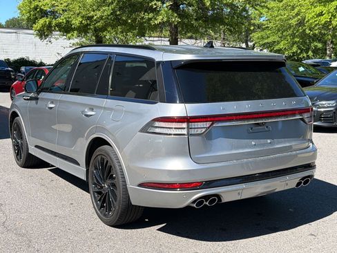 Used 2024 Lincoln Aviator Reserve w/ Jet Package AWD/4WD image 3