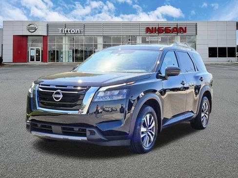 Certified 2025 Nissan Pathfinder SL AWD/4WD image 8