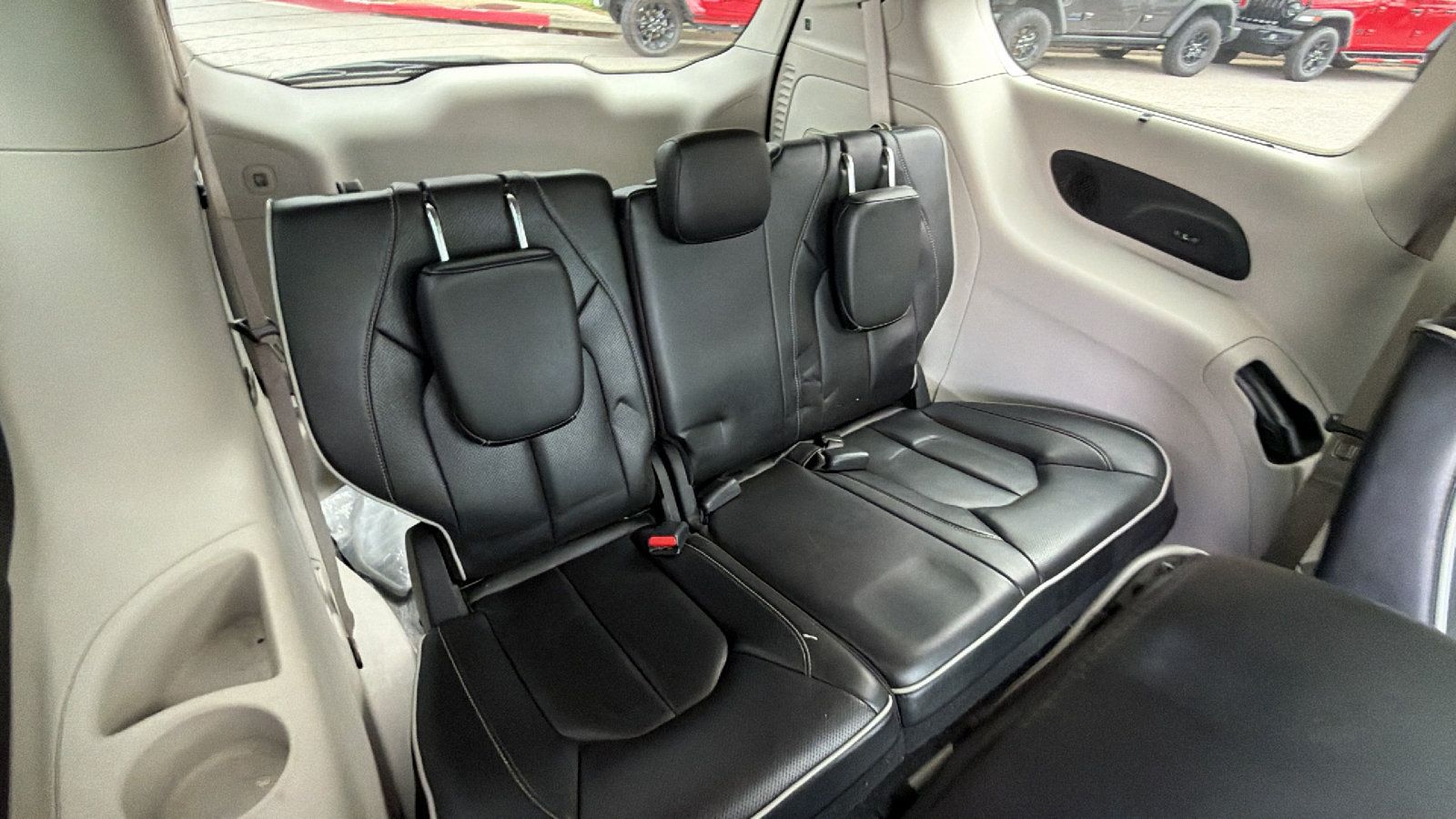 Used 2022 Chrysler Pacifica Limited FWD image 22