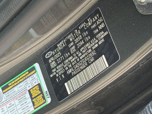 Used 2025 Hyundai Elantra SEL image 30