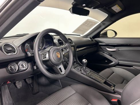 Used 2023 Porsche 718 Cayman image 4