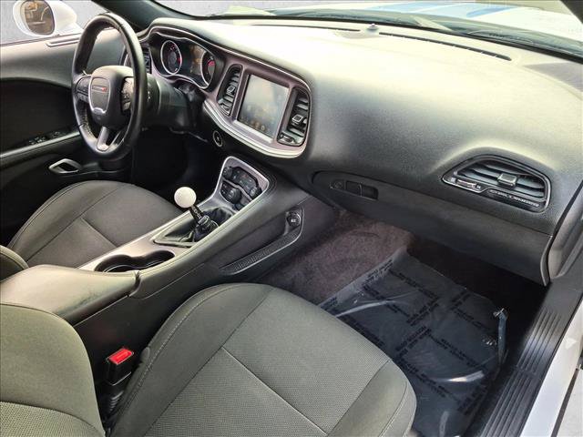 Used 2016 Dodge Challenger R/T Scat Pack w/ Technology Group RWD image 21