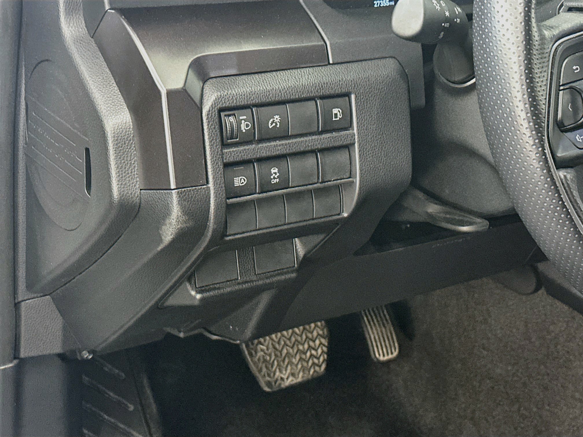 Used 2025 Toyota 4Runner SR5 AWD/4WD image 17