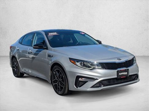 Used 2020 Kia Optima SE image 3