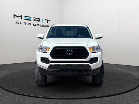 Used 2022 Toyota Tacoma SR AWD/4WD image 3