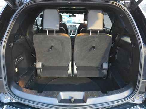 Used 2018 Ford Explorer Platinum image 24