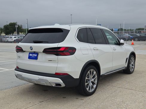 Used 2025 BMW X5 xDrive50e AWD/4WD image 3