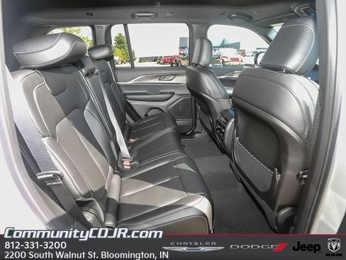 New 2025 Jeep Grand Cherokee Limited AWD/4WD image 20