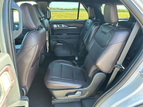 Used 2025 Ford Explorer Platinum w/ LUX Leather Package AWD/4WD image 21