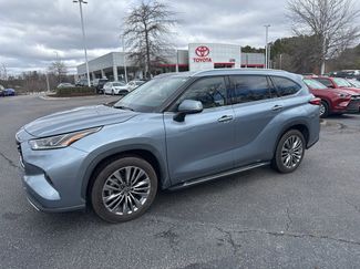 Used 2021 Toyota Highlander Platinum video 1