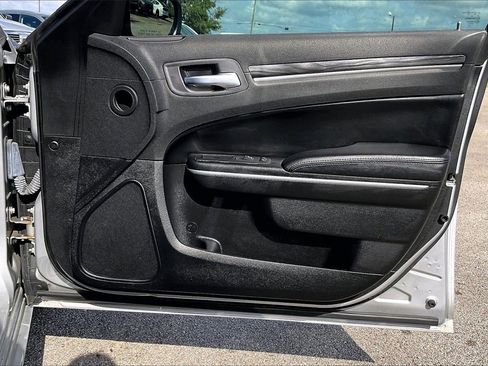 Used 2021 Chrysler 300 Touring w/ Sport Appearance Package image 28