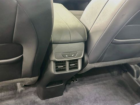 Used 2025 GMC Terrain Elevation w/ Elevation Premium Package AWD/4WD image 19
