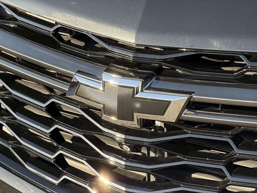 Used 2023 Chevrolet Traverse Premier w/ Redline Edition FWD image 31