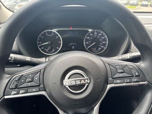 Used 2024 Nissan Sentra SV FWD image 9