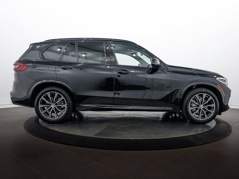 Used 2022 BMW X5 xDrive40i w/ M Sport Package AWD/4WD image 3