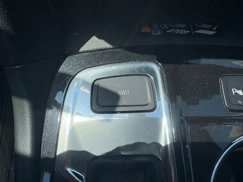 Used 2022 Chevrolet Equinox Premier AWD/4WD image 25