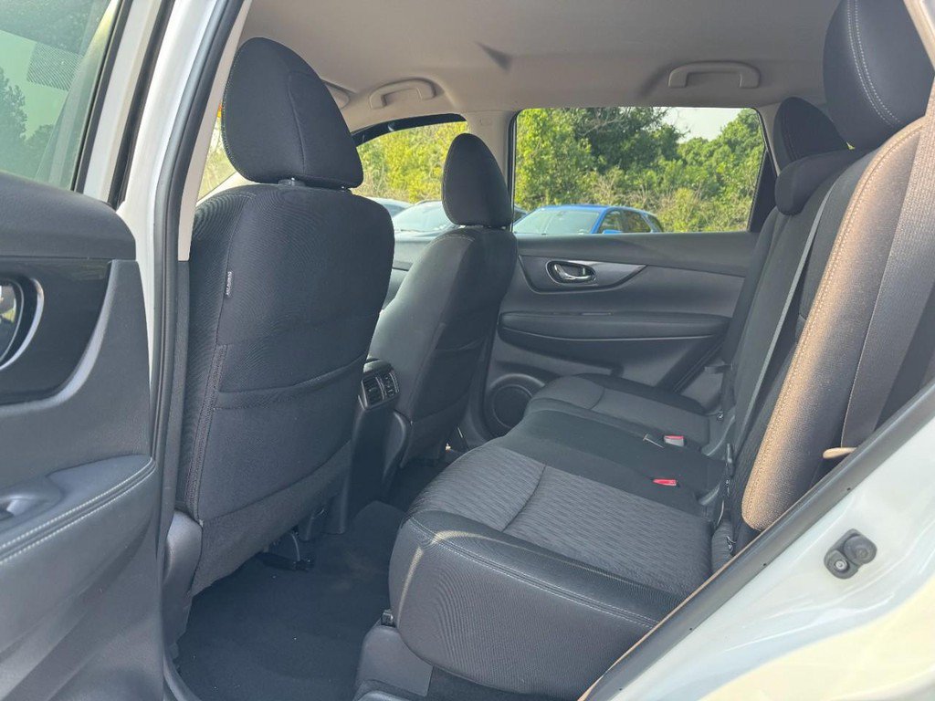 Used 2020 Nissan Rogue SV AWD/4WD image 14