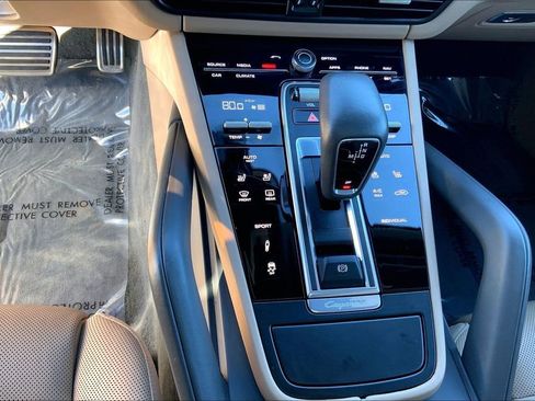 Used 2019 Porsche Cayenne S image 15