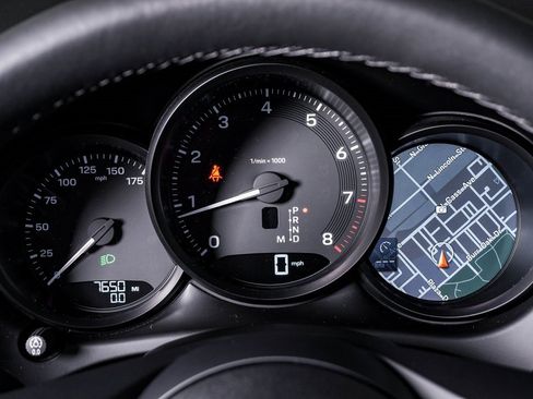 Certified 2025 Porsche Macan image 21