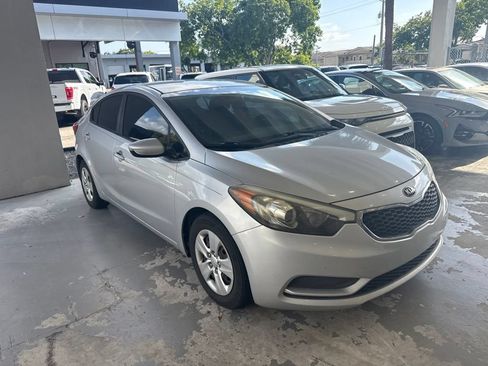 Used 2016 Kia Forte LX FWD image 4
