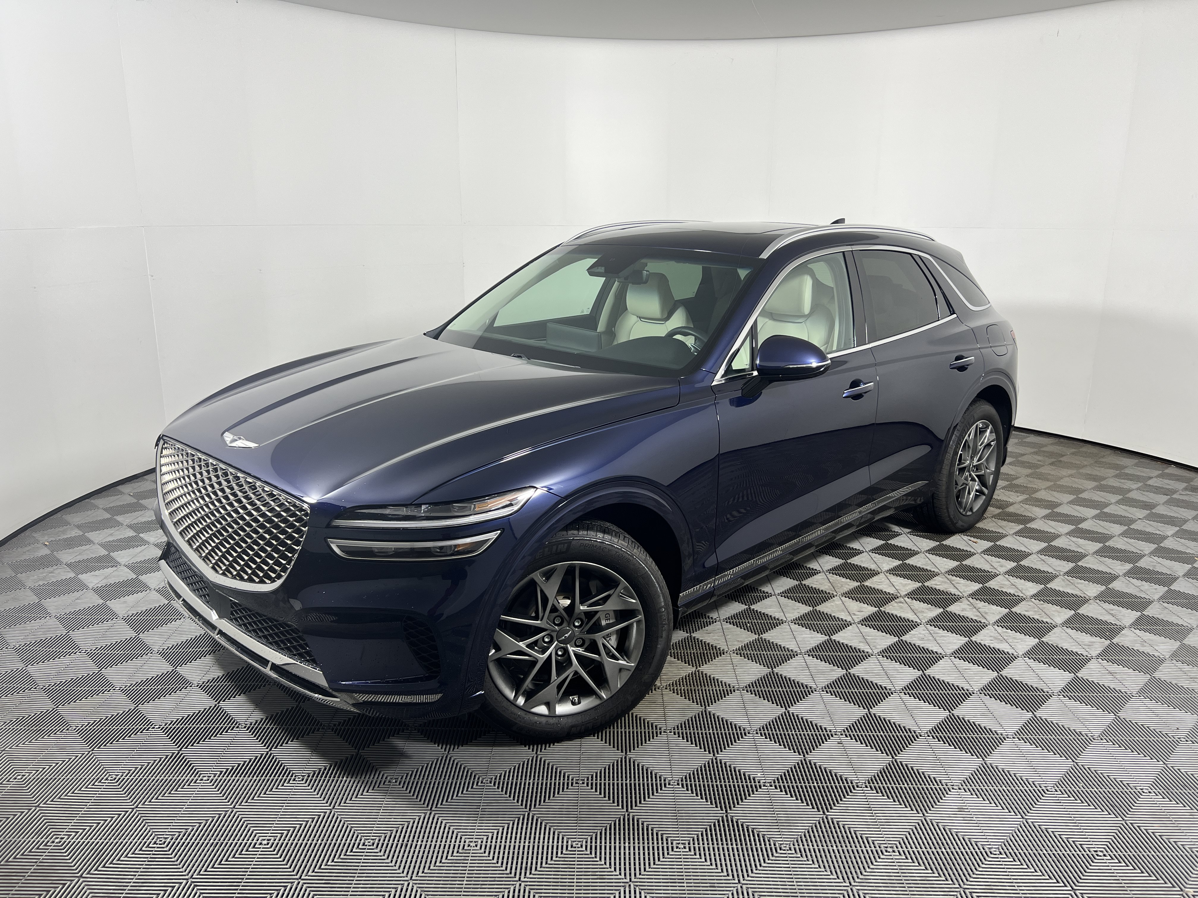 Used 2024 Genesis GV70 2.5T w/ Select Package AWD/4WD image 1