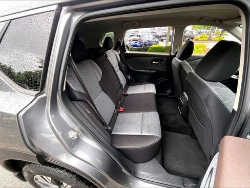 Used 2023 Nissan Rogue SV AWD/4WD image 16