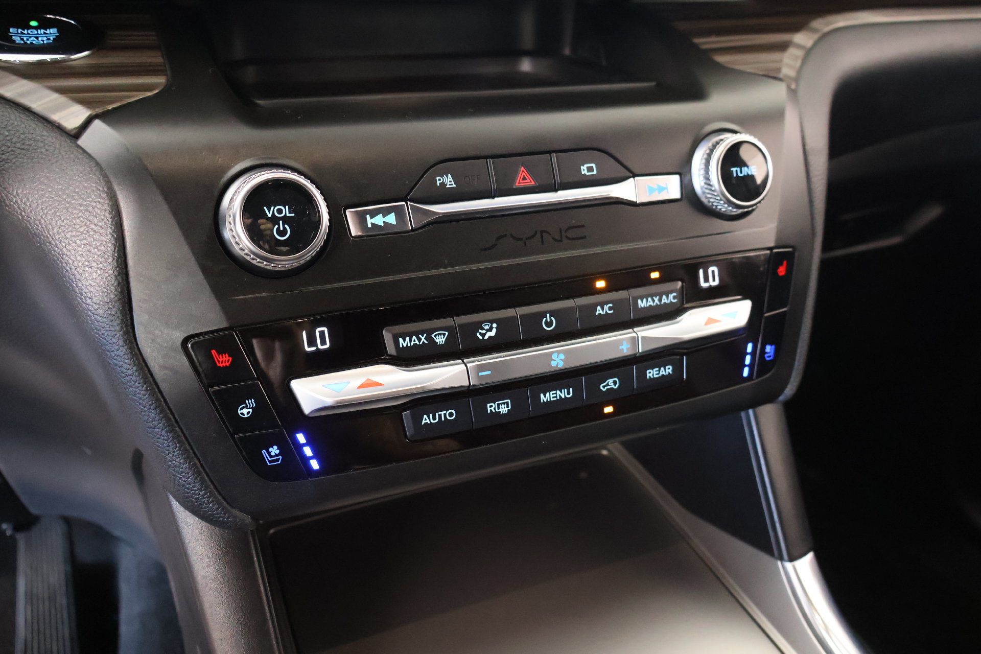 Used 2020 Ford Explorer Limited RWD image 8