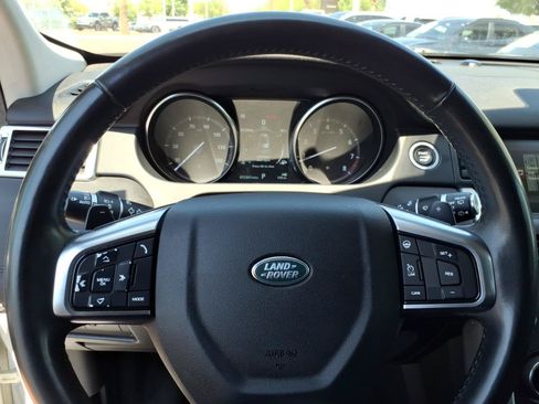 Used 2019 Land Rover Discovery Sport SE AWD/4WD image 17