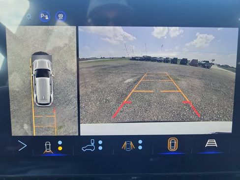 New 2027 Chevrolet Equinox RS w/ Safety and Technology Package FWD image 16