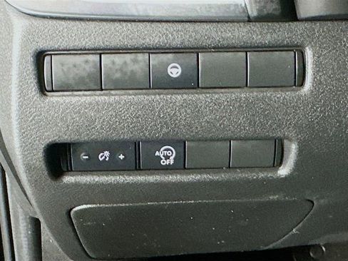 Certified 2023 Nissan Rogue SV FWD image 12