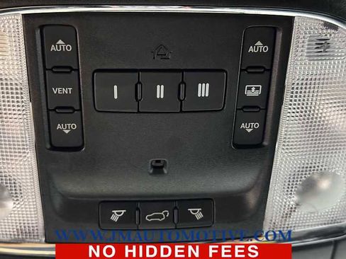 Used 2019 Jeep Grand Cherokee Overland image 36