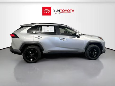 Used 2025 Toyota RAV4 XLE w/ Convenience Package AWD/4WD image 2