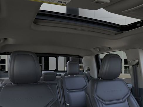 New 2025 Ford Maverick Lariat w/ Black Appearance Package image 12