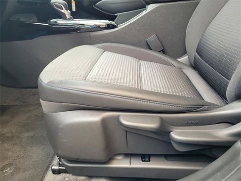 Used 2025 Chevrolet Trax LT w/ Driver Confidence Package image 21