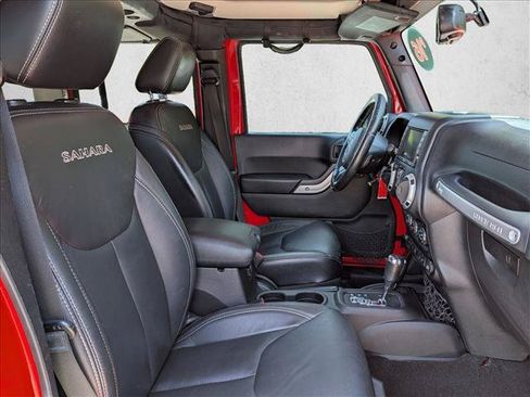 Used 2016 Jeep Wrangler Unlimited Sahara w/ Max Tow Package AWD/4WD image 18