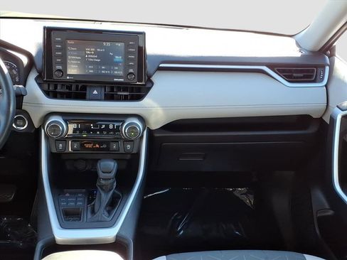 Used 2021 Toyota RAV4 XLE image 14