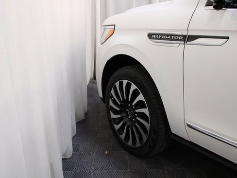 Certified 2022 Lincoln Navigator Black Label image 29