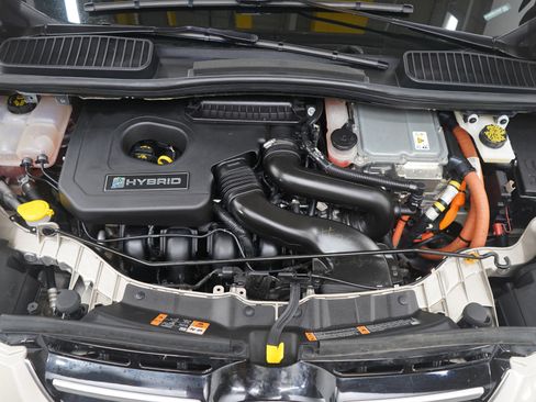 Used 2017 Ford C-MAX Titanium w/ Equipment Group 301A image 32