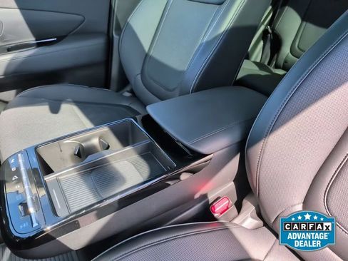 Certified 2025 Hyundai Tucson Limited AWD/4WD image 21