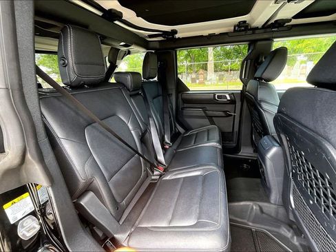 Used 2025 Ford Bronco Badlands w/ Sasquatch Package AWD/4WD image 25