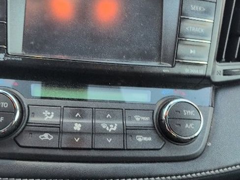 Used 2018 Toyota RAV4 XLE image 16