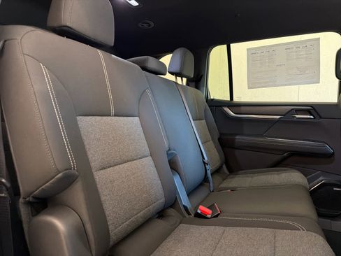 Used 2025 GMC Acadia Elevation image 36