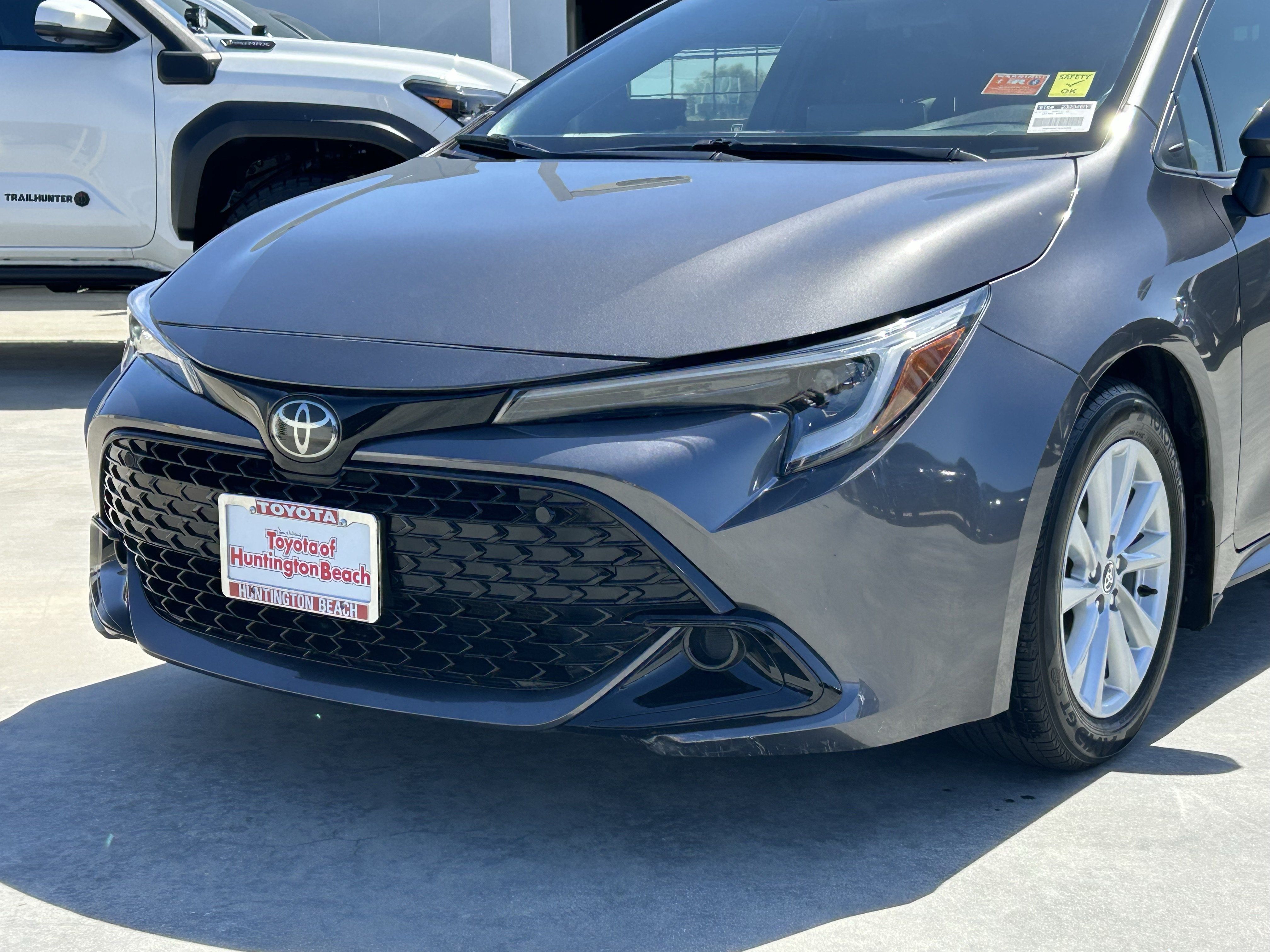 Certified 2025 Toyota Corolla SE w/ SE Package FWD image 7