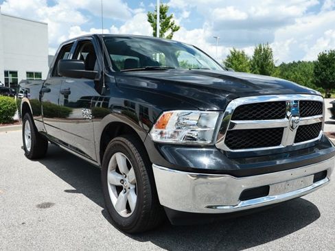 Used 2024 RAM 1500 Classic SLT AWD/4WD image 3