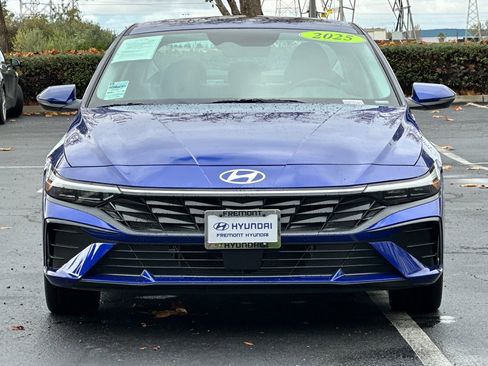 Used 2025 Hyundai Elantra Limited image 8