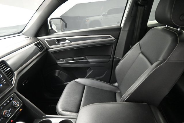 Used 2020 Volkswagen Atlas Cross Sport SE w/ Panoramic Sunroof Package AWD/4WD image 36