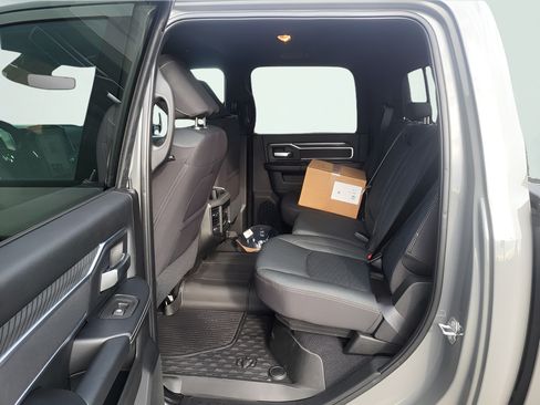 New 2026 RAM 3500 Big Horn AWD/4WD image 17