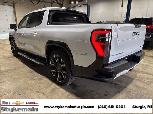New 2025 GMC Sierra EV Denali image 7