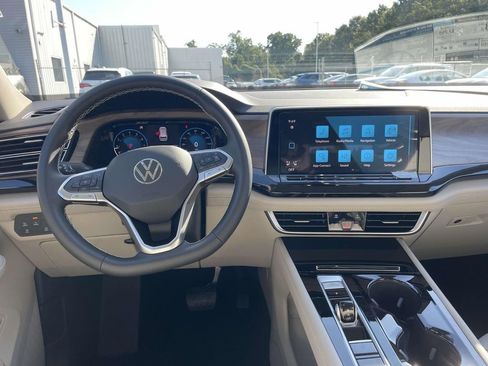 New 2026 Volkswagen Atlas SE FWD image 13